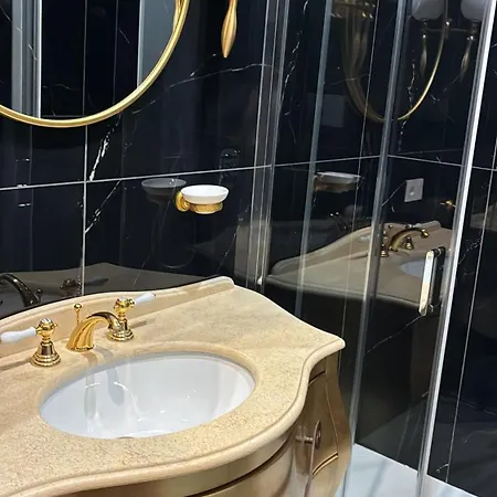 Sanleucio Silk 住宿加早餐酒店 3*